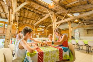 Campings Camping La Bergerie : photos des chambres