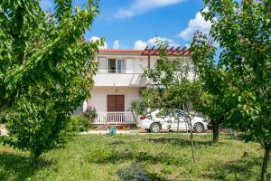 Apartments with parking space Kastel Stafilic, Kastela - 20843