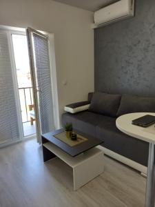 Silver Lake Apartments