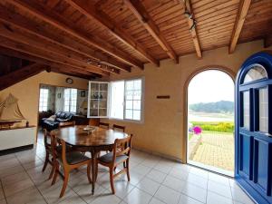 Maisons de vacances Holiday Home Locquirec with Stunning Sea View : photos des chambres