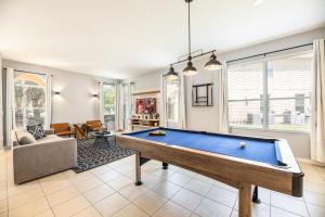 Family Retreat 6BR Villa with Private Pool, Spa & Theater near Disney