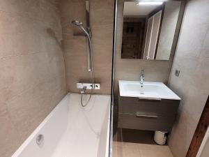 Appartement luxe au centre - 6 pers, parking, wifi - FR-1-598-147