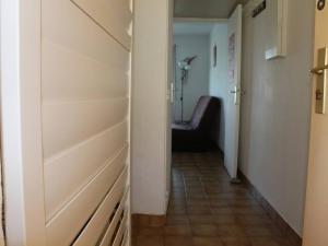 Appartements Appartement Villeneuve-Loubet, 2 pieces, 2 personnes - FR-1-252A-104 : photos des chambres