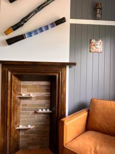 Sunflower House, a cozy cabin at Lake Wentworth