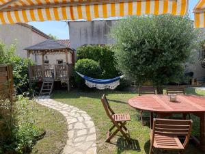 Maisons de vacances Maison avec jardin Crest : photos des chambres