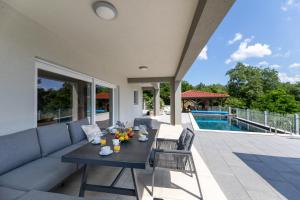 Vila Petra with sea view