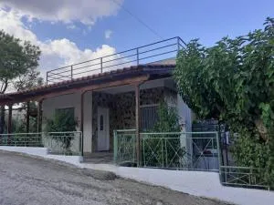 Olivenhainhaus / Eleonas - Kondeviánika