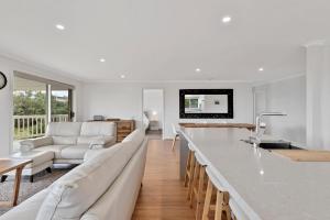 Ocean View 12 Corcoran Ave Goolwa Beach - BYO Linen