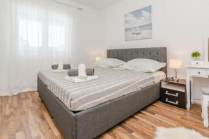 Holiday house Marijan with private pool and barbecue - by TA Leut