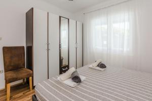 Holiday house Marijan with private pool and barbecue - by TA Leut