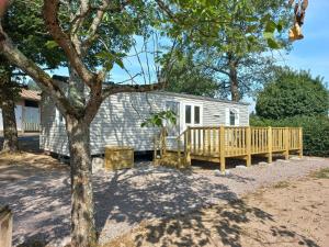 Campings Camping Les Feuilles Chauffailles : photos des chambres