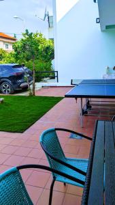 Grace : Garden and Terrace House