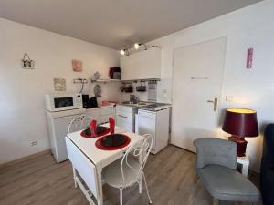 Appartement 2 pièces avec terrasse et parking à 400m de la plage – Saint Aygulf - FR-1-226A-88