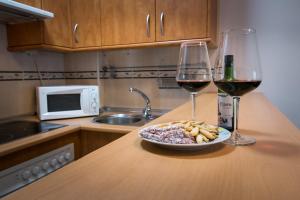 H2M Peña French Balcony, Smart TV & Parking Option