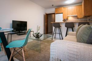 H2M Peña French Balcony, Smart TV & Parking Option