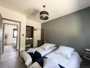 Villas Villa 4 etoiles avec 2 chambres climatisation et piscine privee : photos des chambres