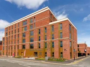 For Students Only Studios and Ensuite Bedrooms at Gulson Gardens in Coventry - 欣克利