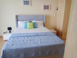 Beachfront Studio with Private Path to the Sea