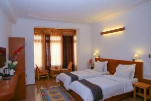 Himalayan Retreat-Karzoo