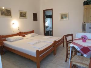 Panagiotis Apostoloudias Rooms Nisos-Samothraki Greece