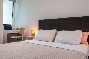 Modern Apartment with Ocean View & Terrace - Free Access to Pool and Tennis Courts by Lisbeyond