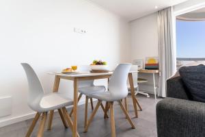 Modern Apartment with Ocean View & Terrace - Free Access to Pool and Tennis Courts by Lisbeyond