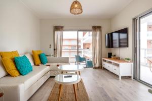 Bright New Apartment with Pool in Portimão - 5 Min Walk to the Beach by Lisbeyond