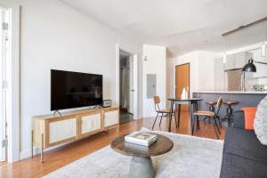 Downtown 1br w wd gym nr Greenway BOS-832