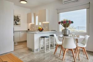 Victorias Dream, in Naousa Paros