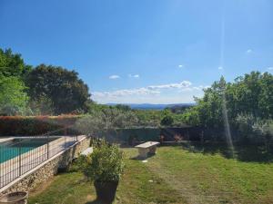 Maisons de vacances Location gite Lagnes, Luberon, Vaucluse : photos des chambres