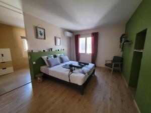 Maisons de vacances Location gite Lagnes, Luberon, Vaucluse : photos des chambres
