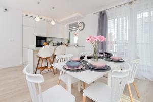 Garnizon Apartment for 6 Guests with Parking & Balcony by Renters