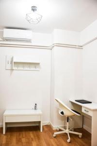 Newly renovated-City Center Apartment