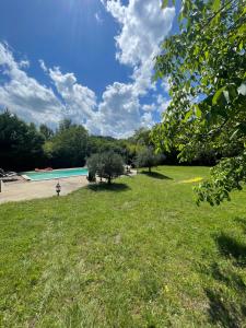 Domaine du Bonheur en Pierre avec Piscine, Proche Sarlat