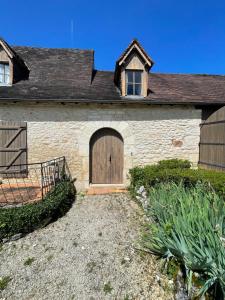 Domaine du Bonheur en Pierre avec Piscine, Proche Sarlat