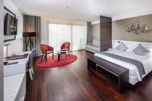Monaco Suites Hotel