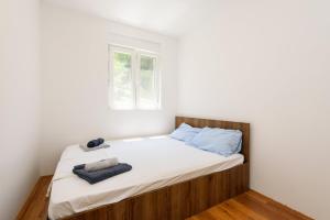 Peninsula Apartment