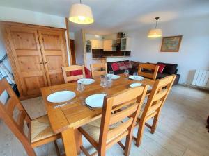 Charmant T2 au cœur du village, balcon, parking, proche commodités et navette ski-bus - FR-1-624-27