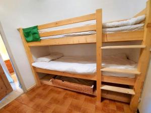 Appartements Charmant T2 au coeur du village, balcon, parking, proche commodites et navette ski-bus - FR-1-624-27 : photos des chambres