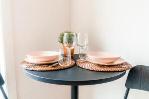 Sunny Studio in the heart of Lapa - 5min walk to Metro!