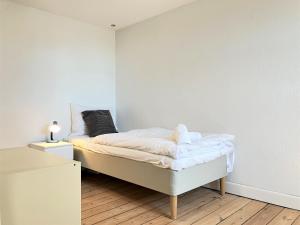 Four Bedroom Apartment In Esbjerg, Kirkegade 12