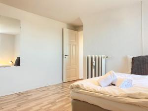 Four Bedroom Apartment In Esbjerg, Kirkegade 12