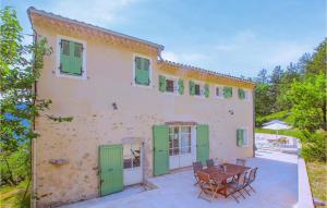 Maisons de vacances Stunning Home In Die With Outdoor Swimming Pool, Wifi And Private Swimming Pool : photos des chambres