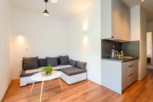 Peninsula Apartments