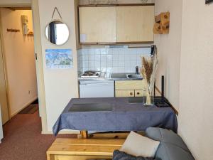 Studio confortable au pied des pistes avec balcon - FR-1-557-45