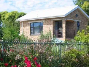 Ascot Gardens Self Catering - Bergvliet
