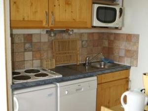 2 pièces cabine 5 pers. au pied des pistes, vue vallée, balcon - FR-1-557-69