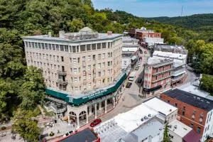 1905 Basin Park Hotel - Eureka Springs