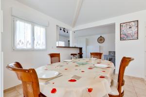 Le Fenouiller - 6 personnes, Maison Piscine