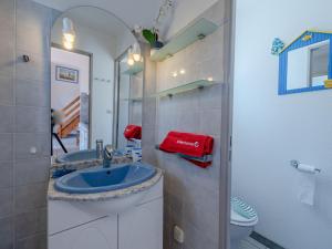 Maisons de vacances Holiday Home Le Clos de St Cyprien-5 by Interhome : photos des chambres